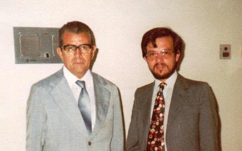 Wilson Wanderlei Vieira em audiência com o então senador Jarbas Passarinho, responsável por assinar a Lei nº 5.524/1968 e intermediar uma audiência com o presidente João Baptista de Oliveira Figueiredo